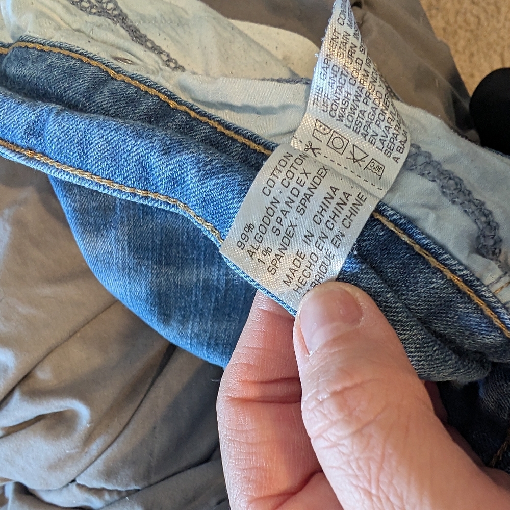 Supplies Vintage Blue Mid-Rise Jeans, Ankle Length, Distressed. Baggy. - Picture 4 of 4